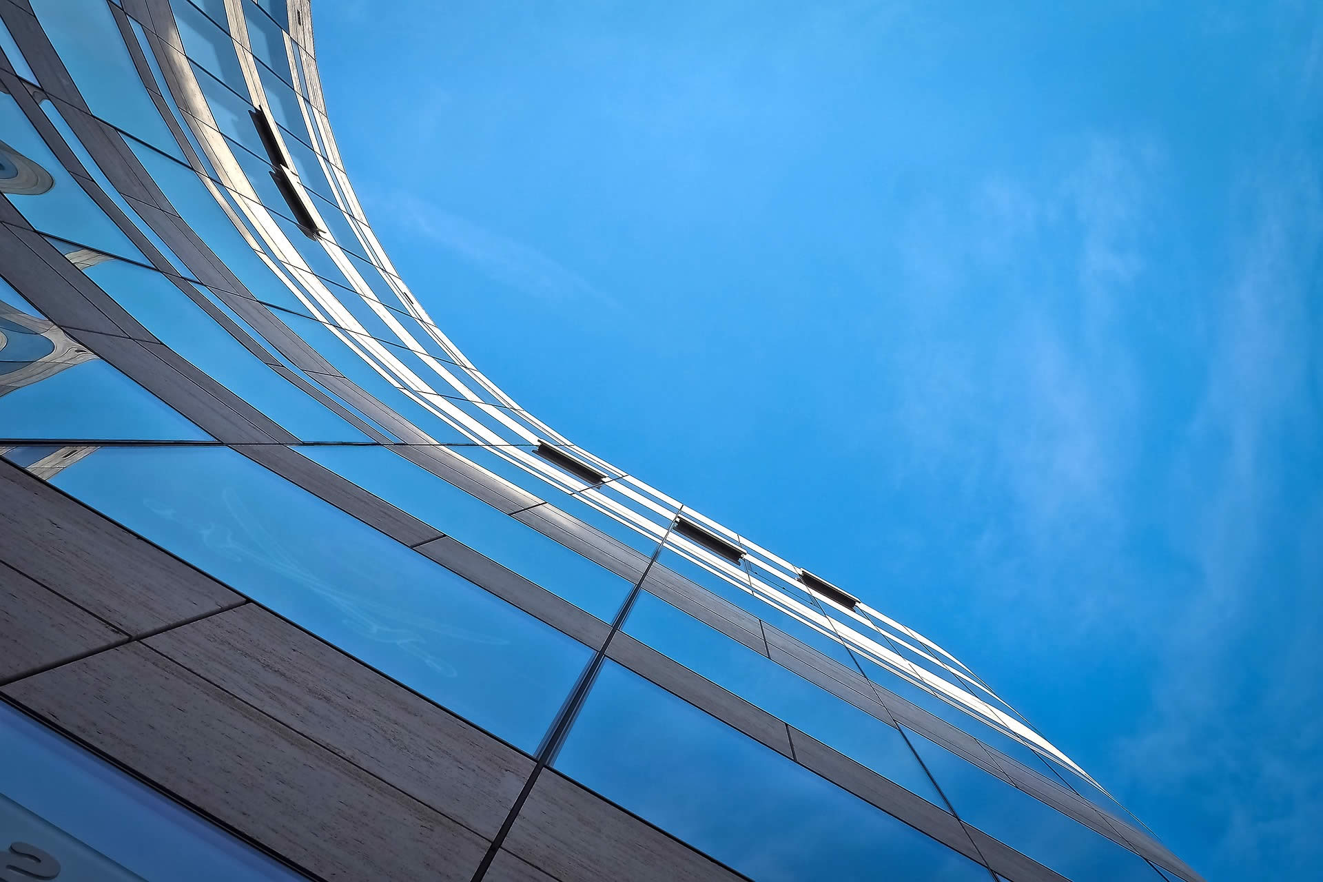 哪个网站有eb体育